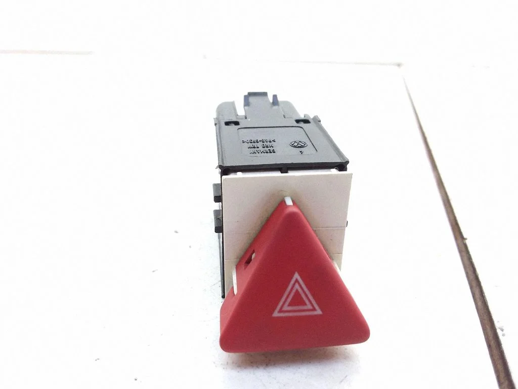 Hazard light switch – Volkswagen Passat B6 (2005-2010)