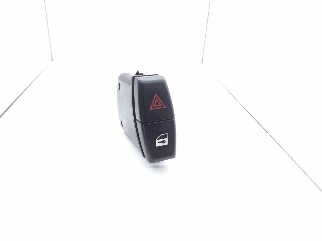 Avārijas gaismu slēdzis – BMW 5. sērija E60 E61 (2004-2010)