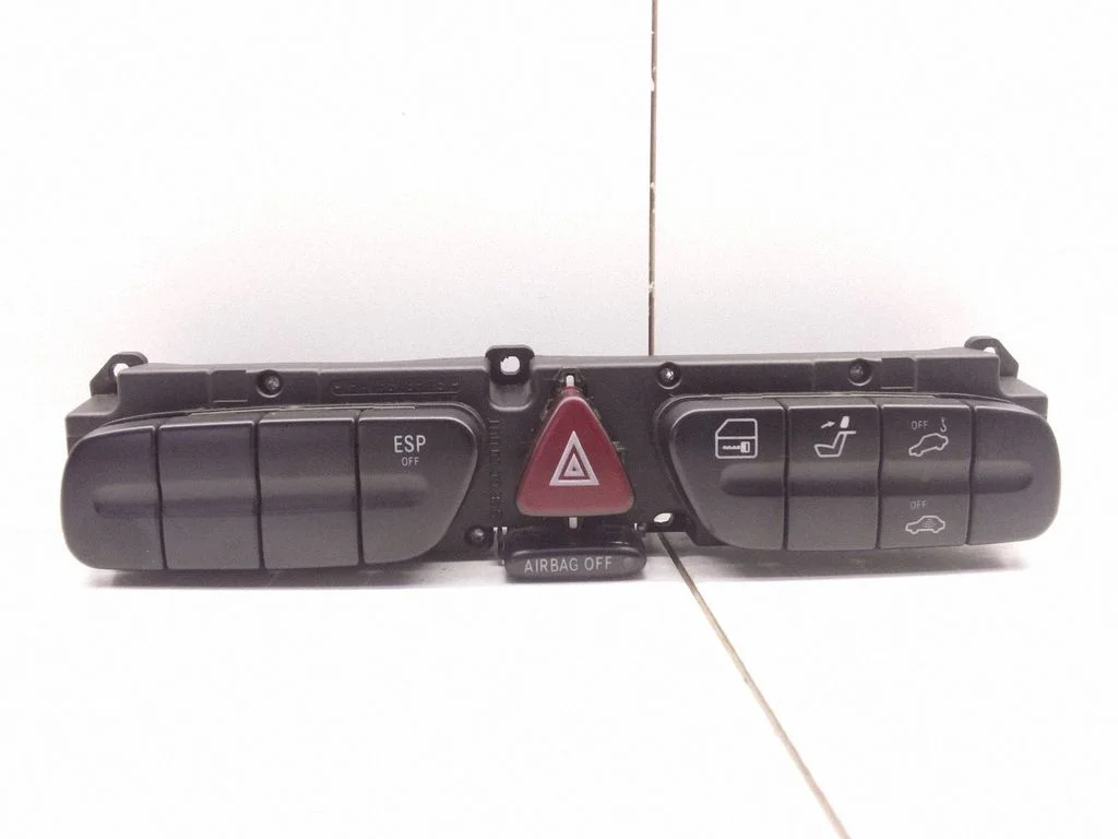 Hazard light switch – Mercedes-Benz C-Class W203 (2000-2007)