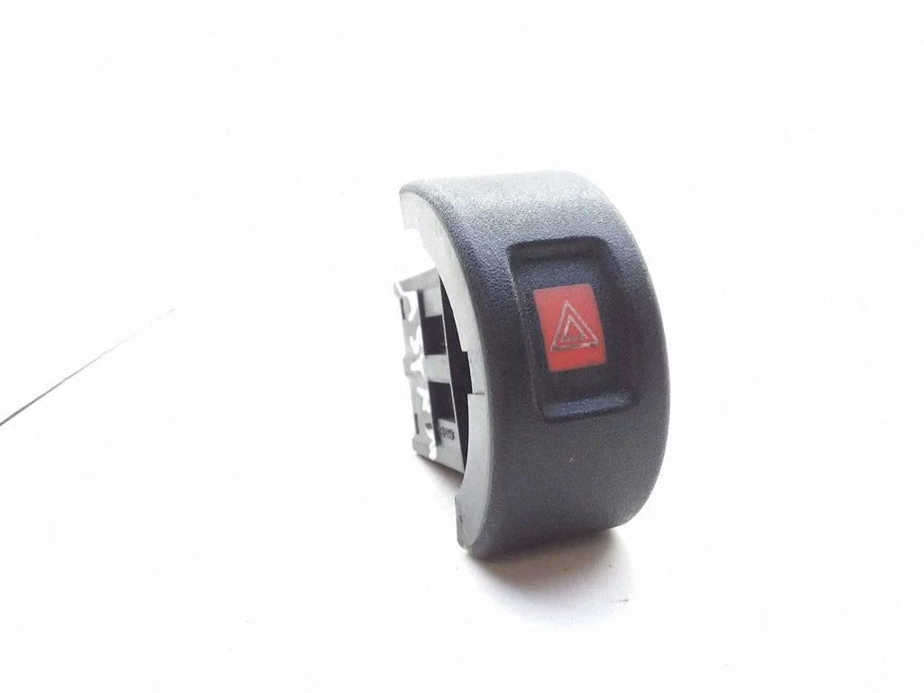 Hazard light switch – Opel Astra G (1998-2009)