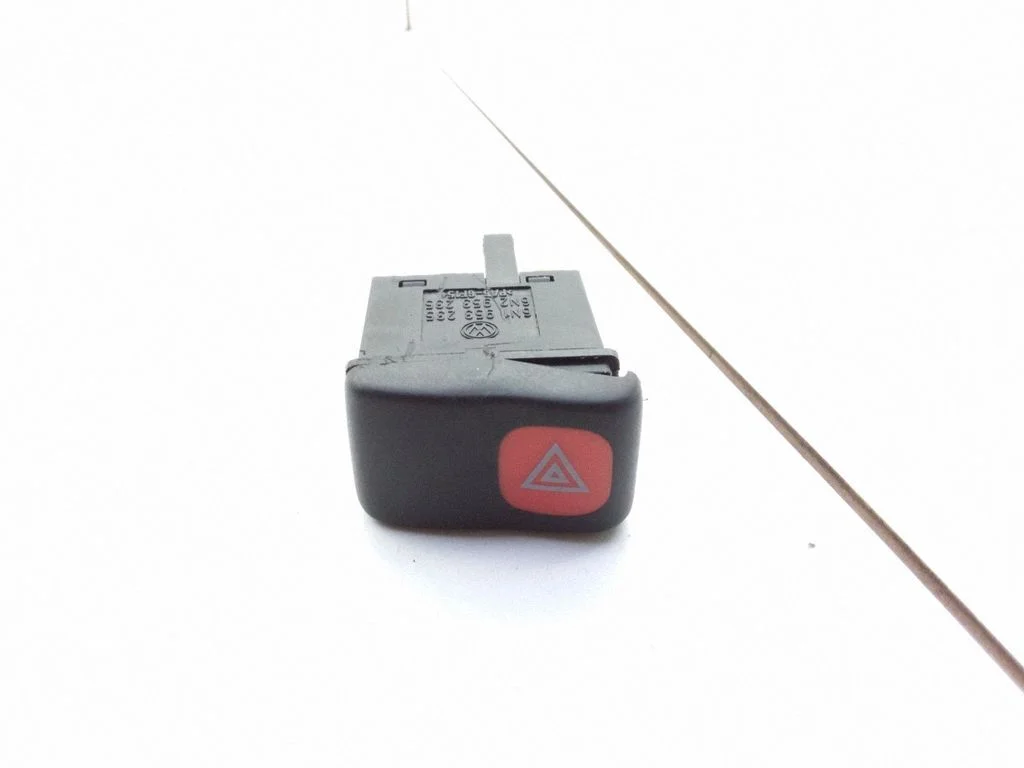 Hazard light switch – Volkswagen Caddy (1996-2003)