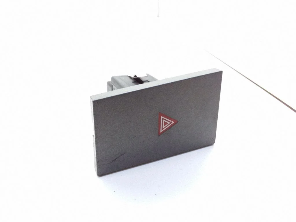 Hazard light switch – Opel Vectra C (2002-2005)
