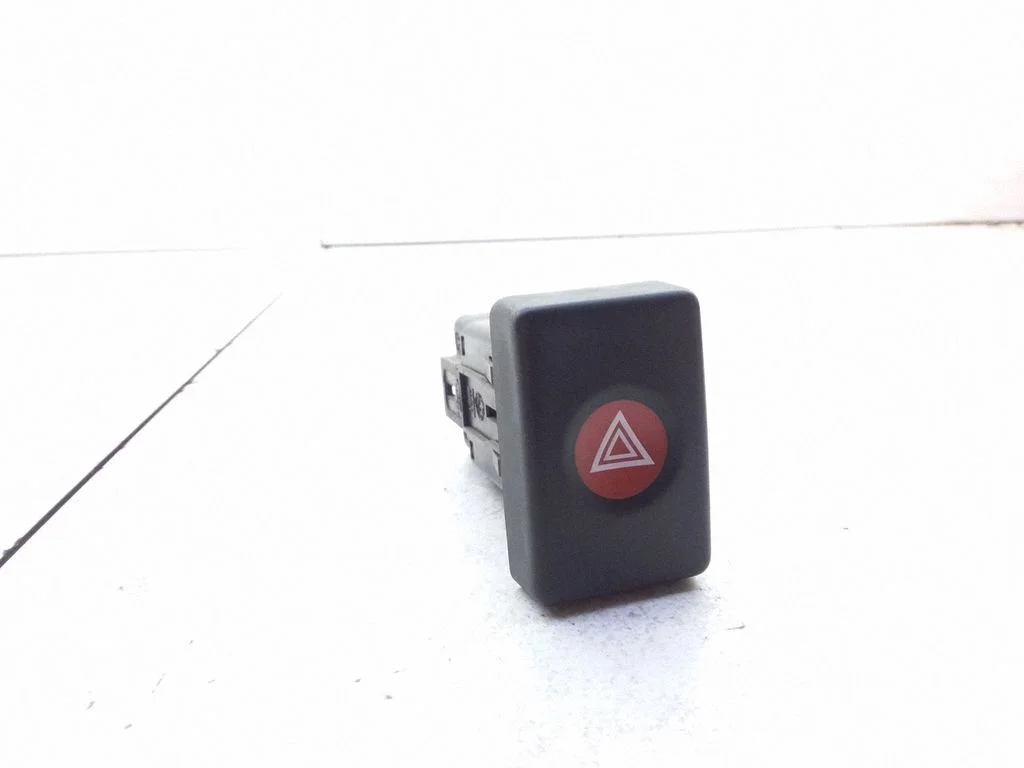 Hazard light switch 25174 – Renault Logan I (2004-2013)