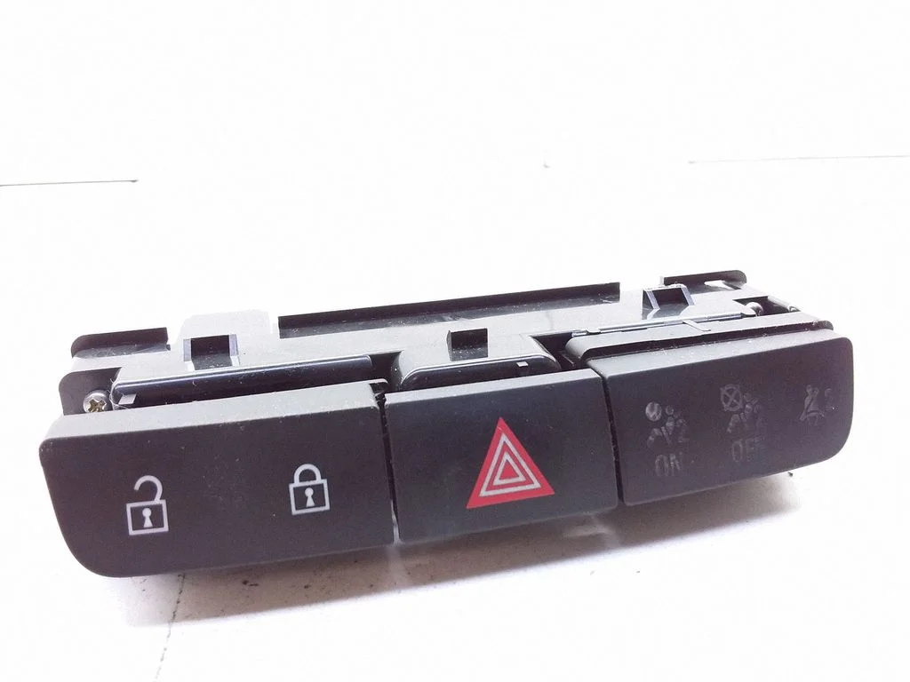 Hazard light switch – Opel Insignia A (2008-2017)