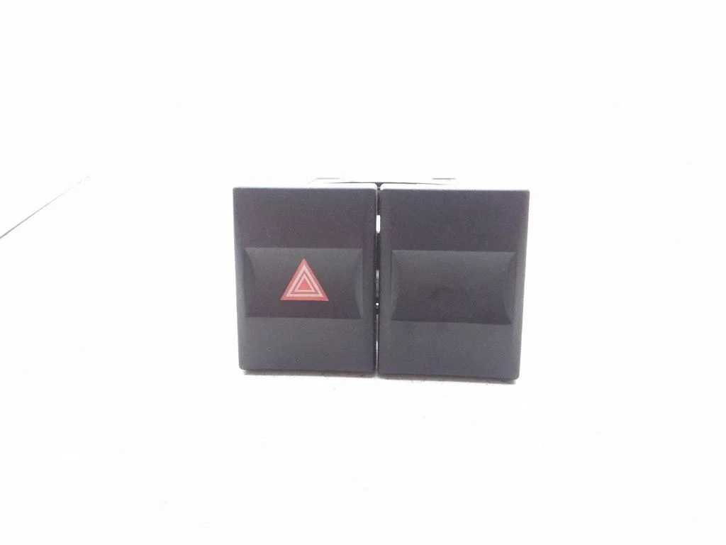Hazard light switch – Ford Mondeo Mk III (2000-2007)