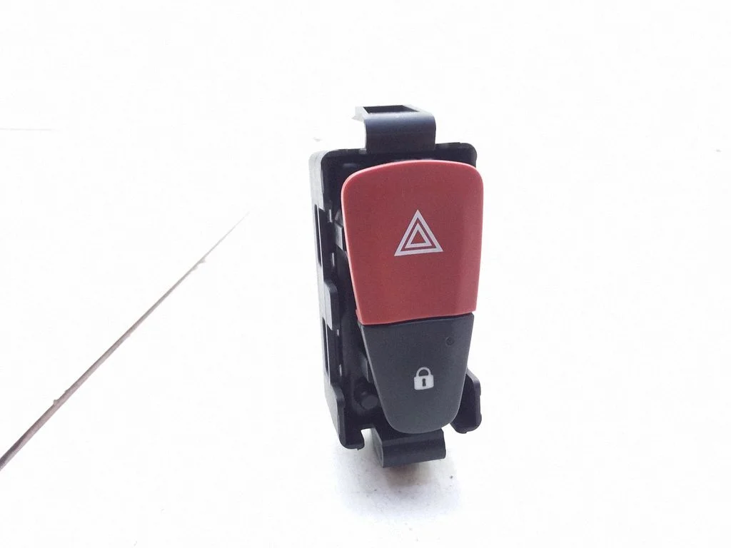 Hazard light switch 8200214896A