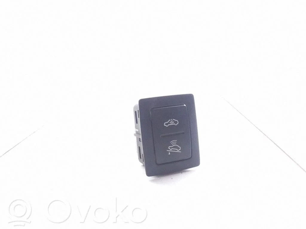 Central locking switch button – Volkswagen Touareg I (2002-2010)