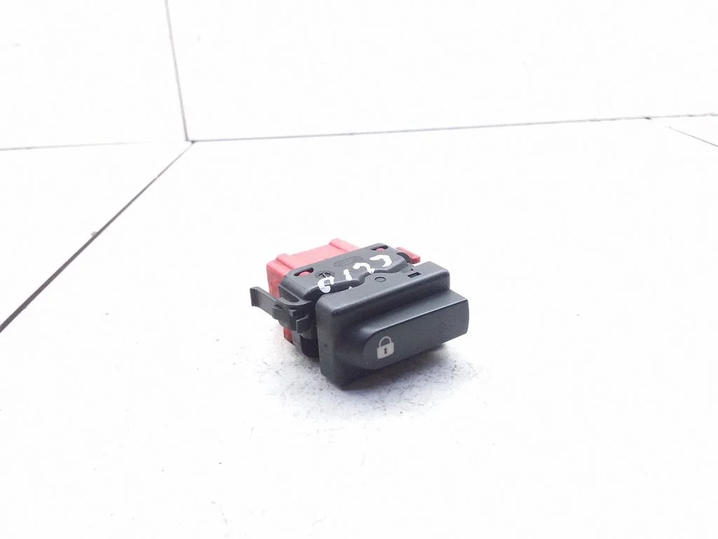 Central locking switch button – Renault Clio III (2005-2012)