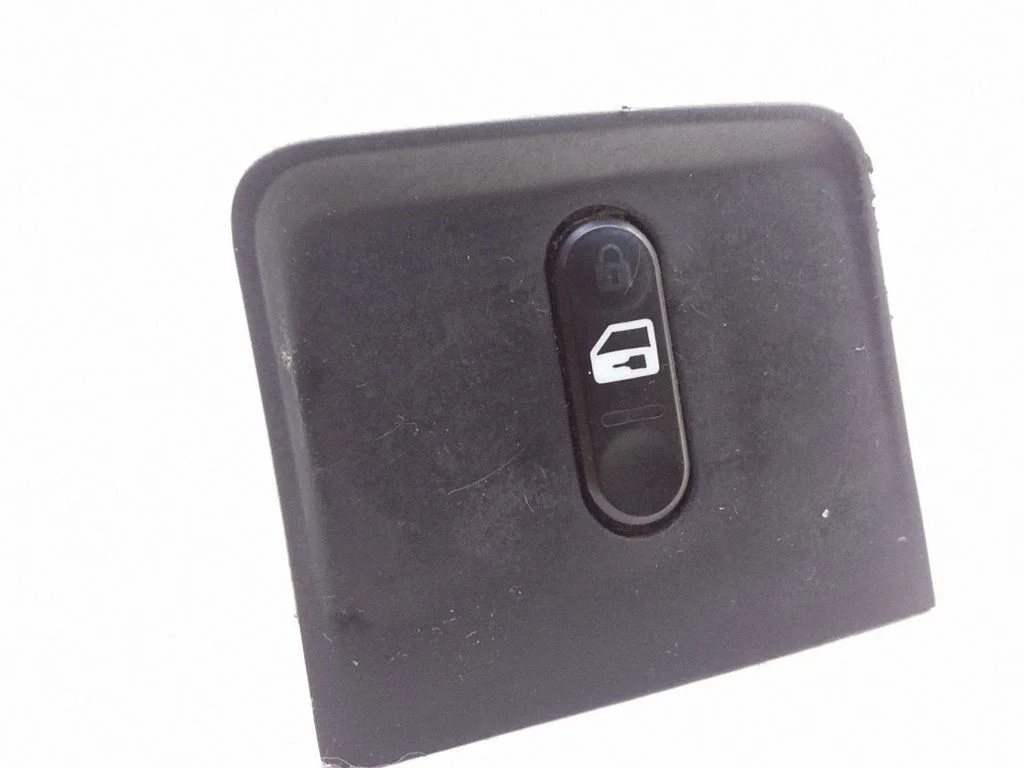 Central locking switch button 68485BA10