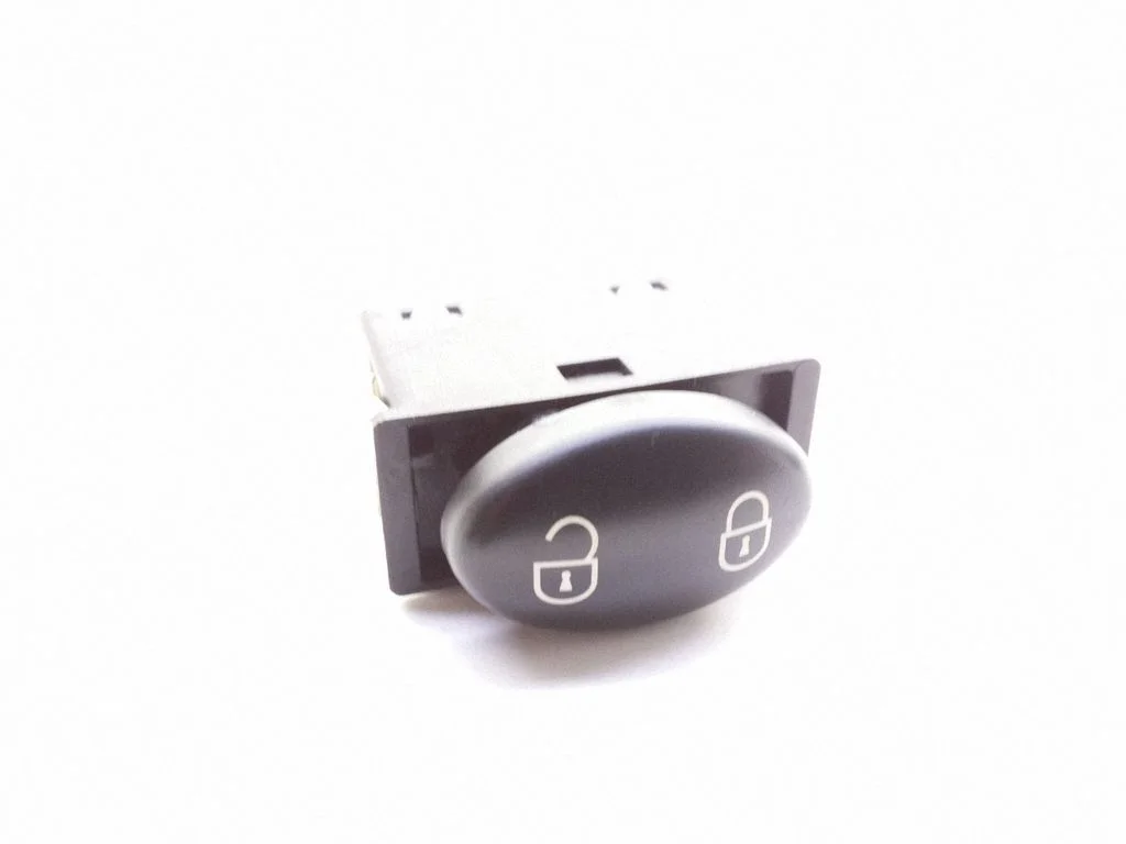 Central locking switch button YUF101380