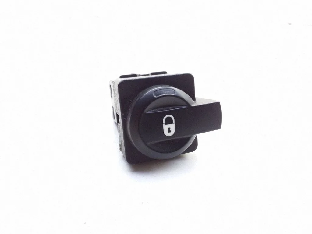 Central locking switch button – Citroen C4 I (2004-2010)