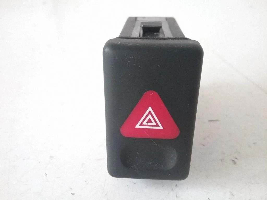 Hazard light switch 7M5953235A