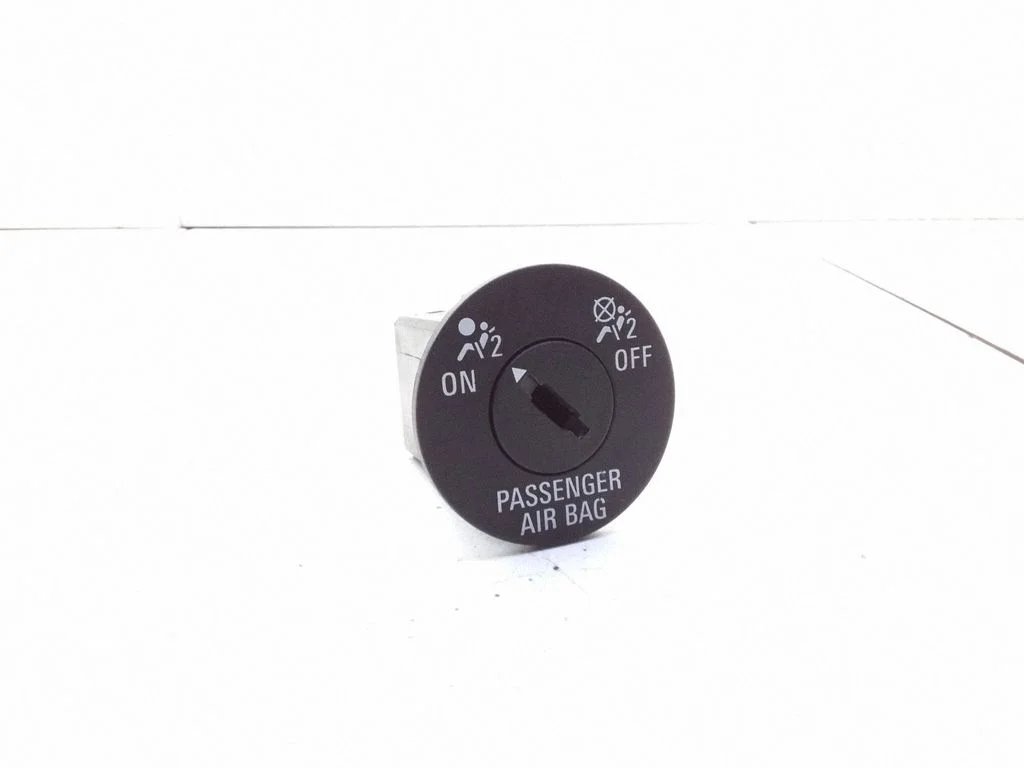 Passenger airbag on/off switch 13268602