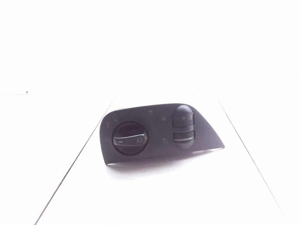 Light switch – Volkswagen Caddy (1996-2003)