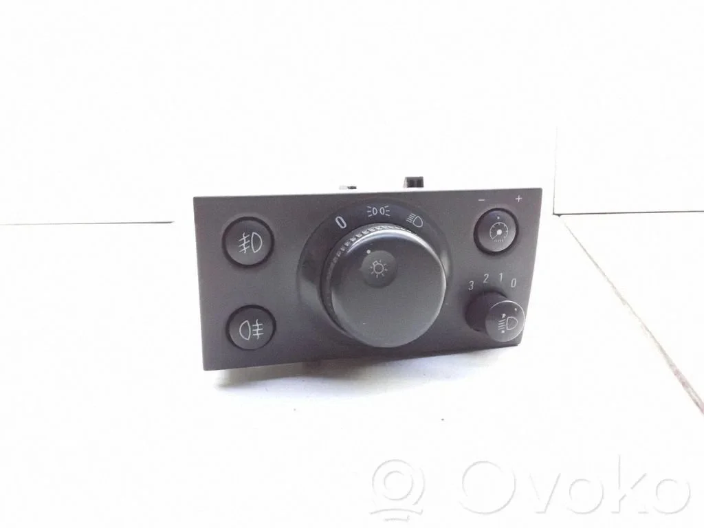 Gaismu slēdzis – Opel Vectra B (1996-2002)