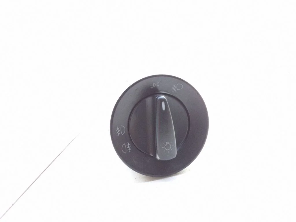 Gaismu slēdzis 1C0941531A