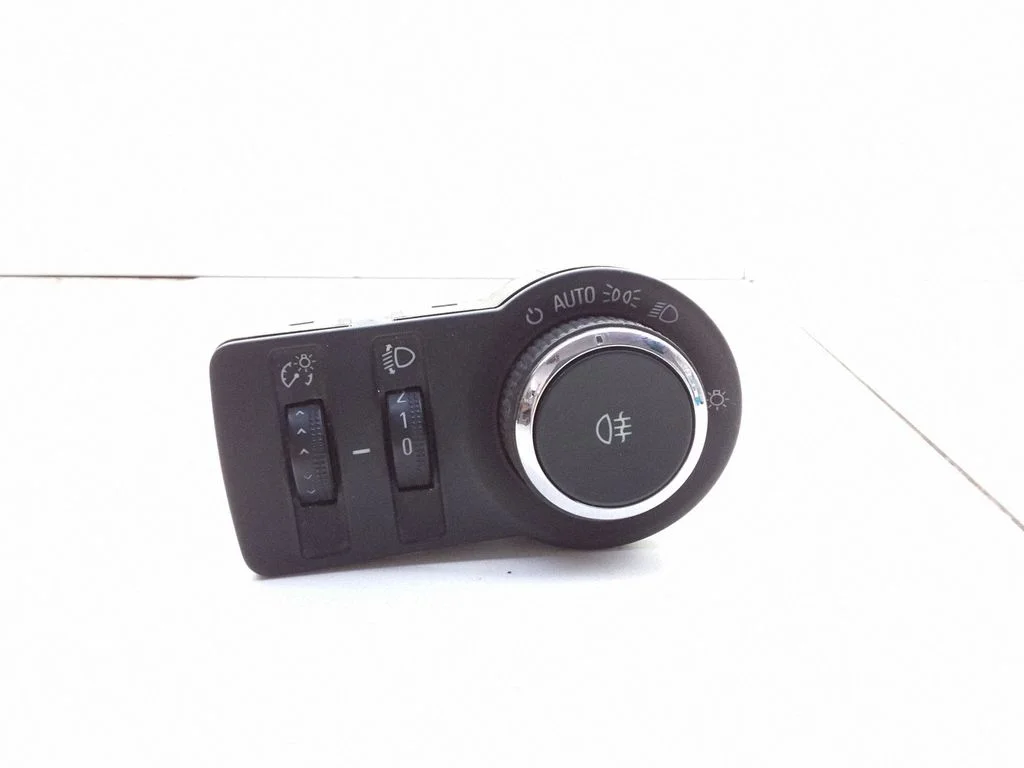 Light switch – Opel Insignia A (2008-2017)