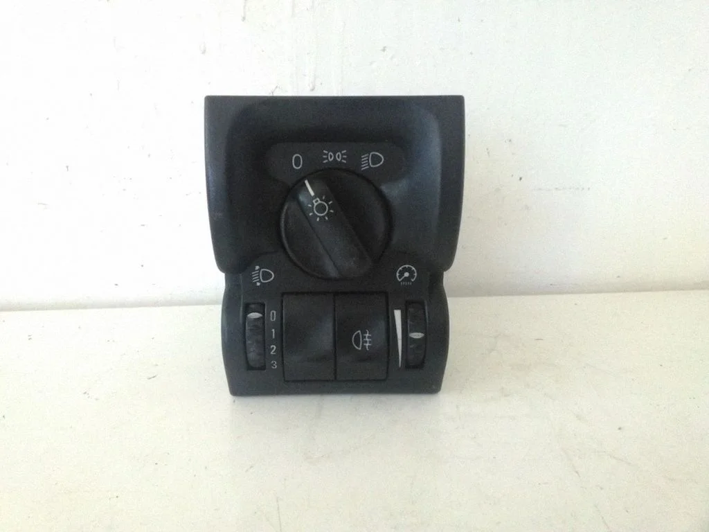 Light switch 90504968
