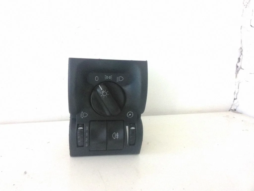 Light switch 90569813