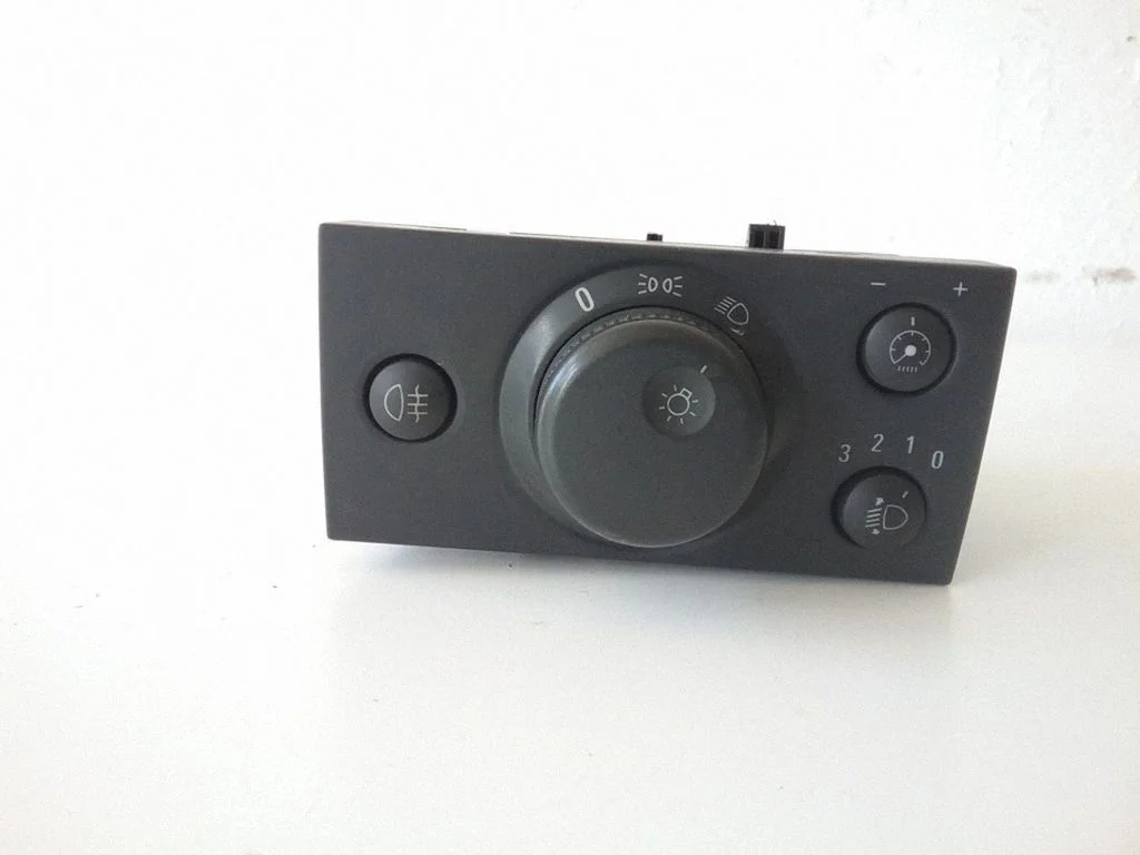 Gaismu slēdzis 9185884