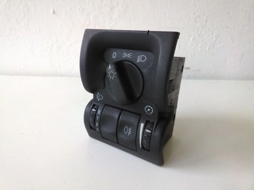 Light switch 09228134