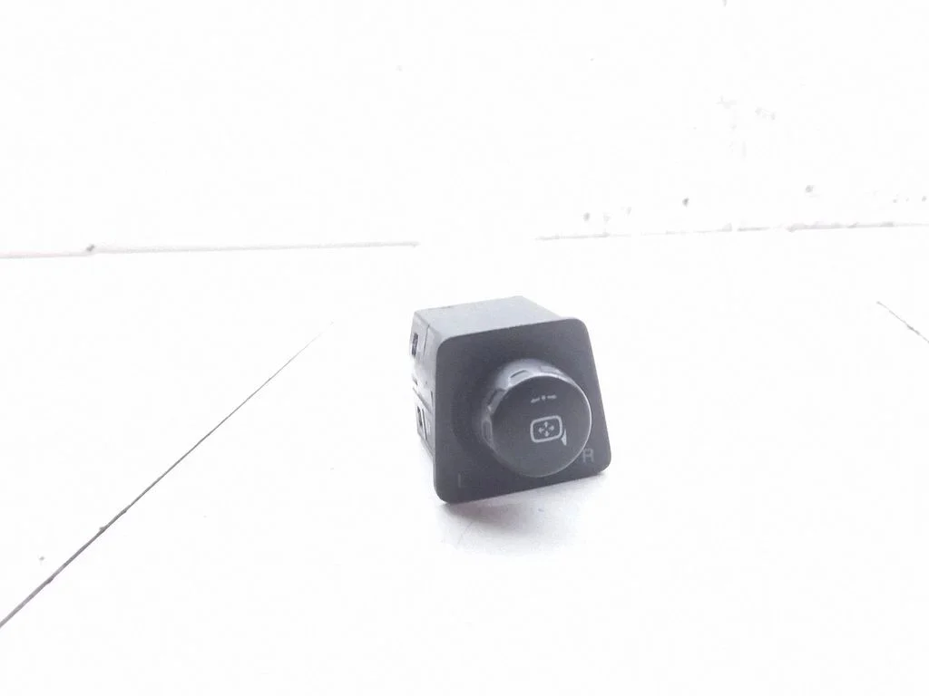 Wing mirror switch – Opel Antara (2006-2016)