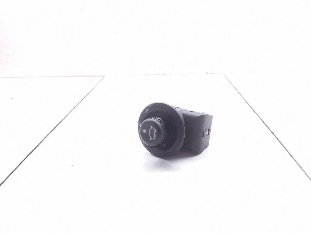 Wing mirror switch – Ford Focus (1998-2004)