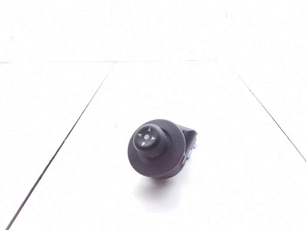 Wing mirror switch 185526