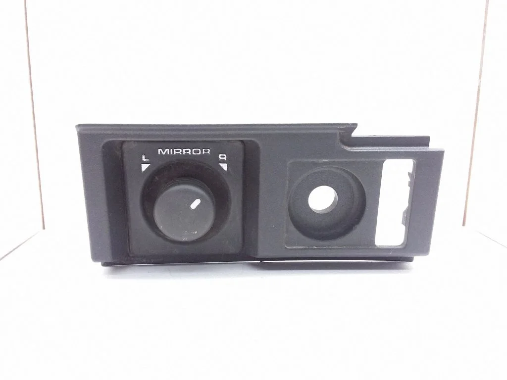 Wing mirror switch AMR2498