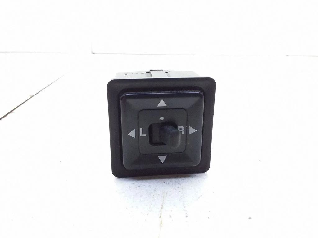 Wing mirror switch 2775