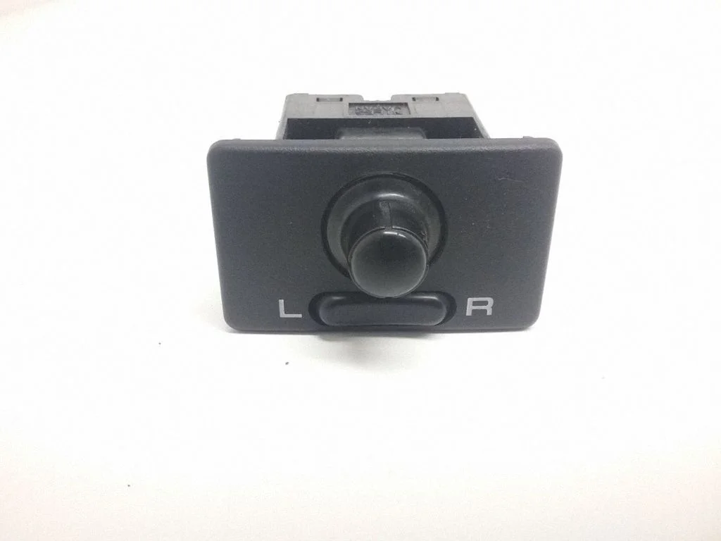Wing mirror switch – Subaru Legacy (1990-1998)