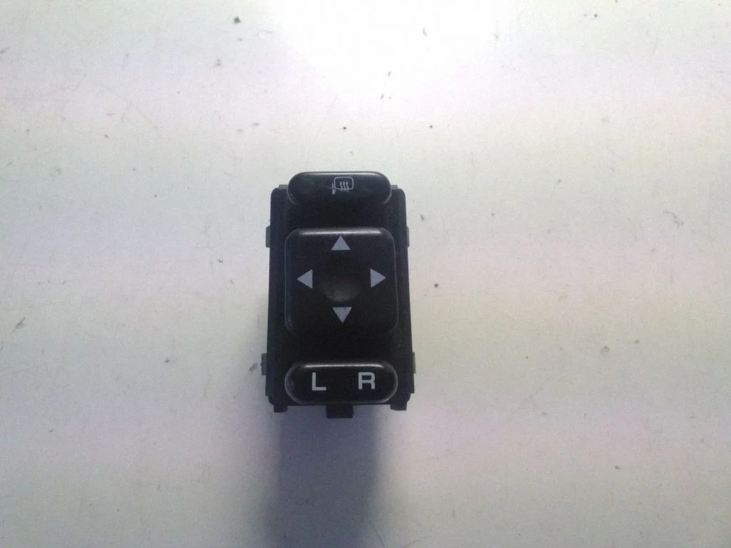 Wing mirror switch – Subaru Legacy (1999-2003)