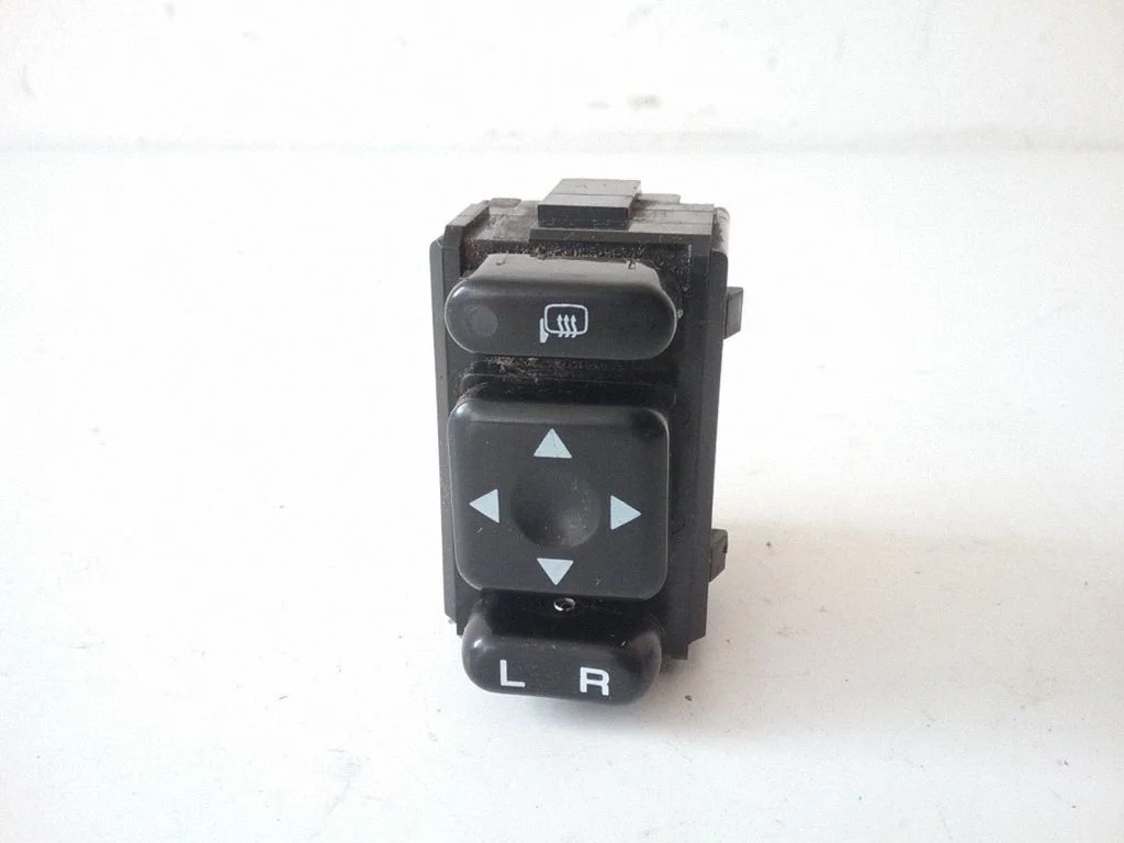 Wing mirror switch – Subaru Legacy (1999-2003)