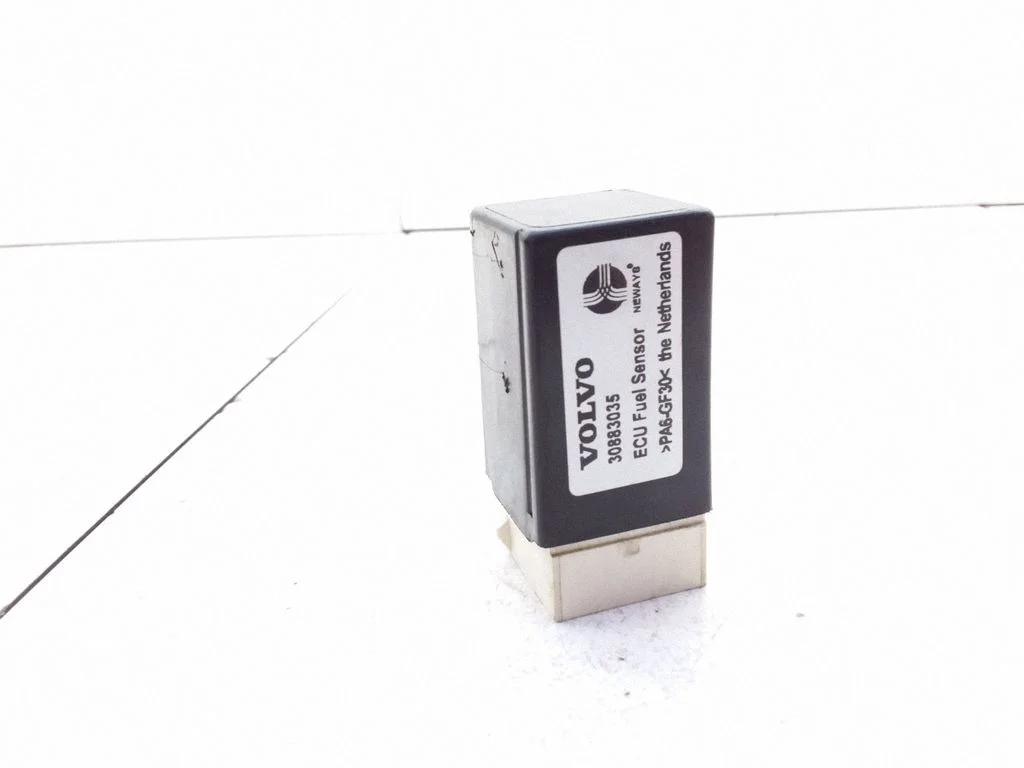 Hazard warning light relay 30883035