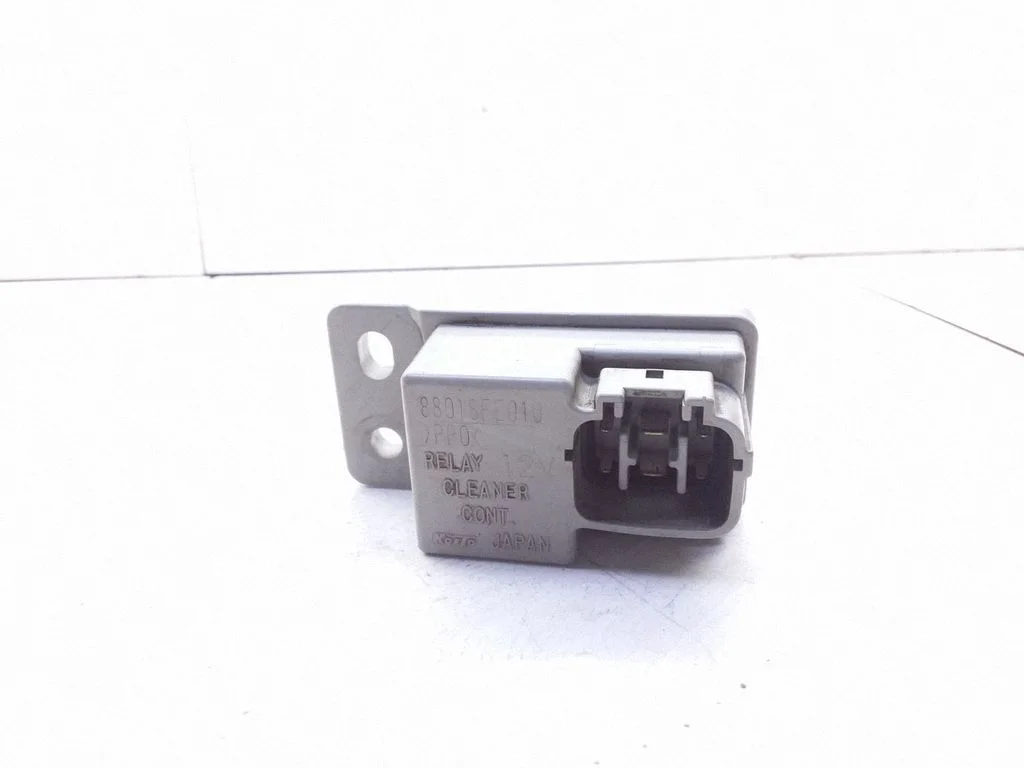 Hazard warning light relay – Subaru Forester SH (2008-2013)