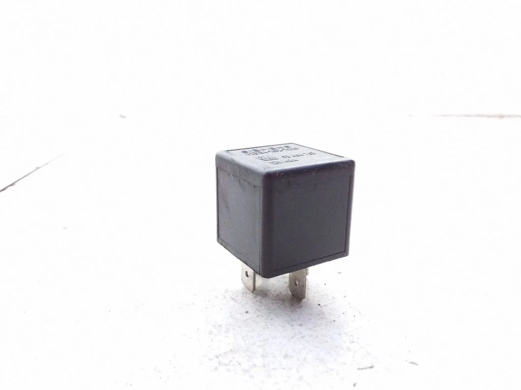 Hazard warning light relay – Opel Vectra B (1996-2002)