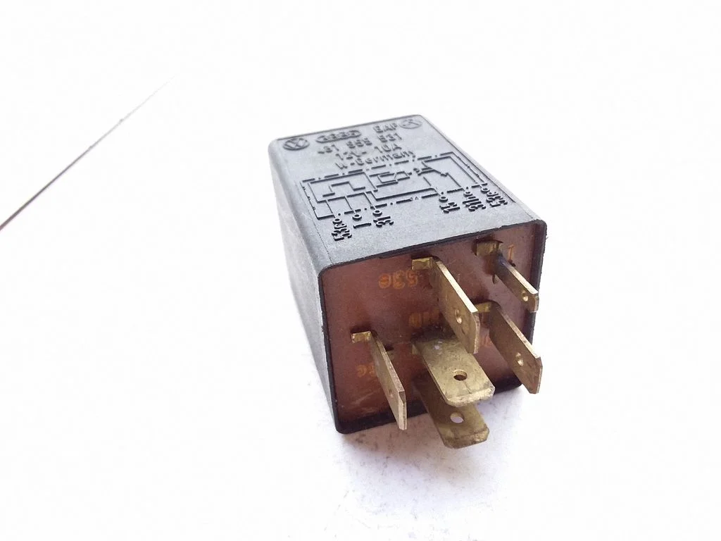 Ohutulede relee – Audi A4 S4 B5 8D (1994-1999)