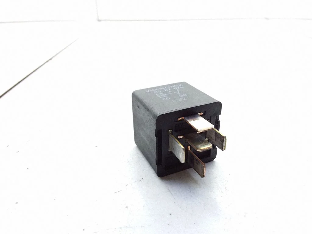 Hazard warning light relay F0AB14B192AA