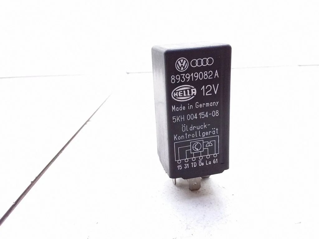 Hazard warning light relay