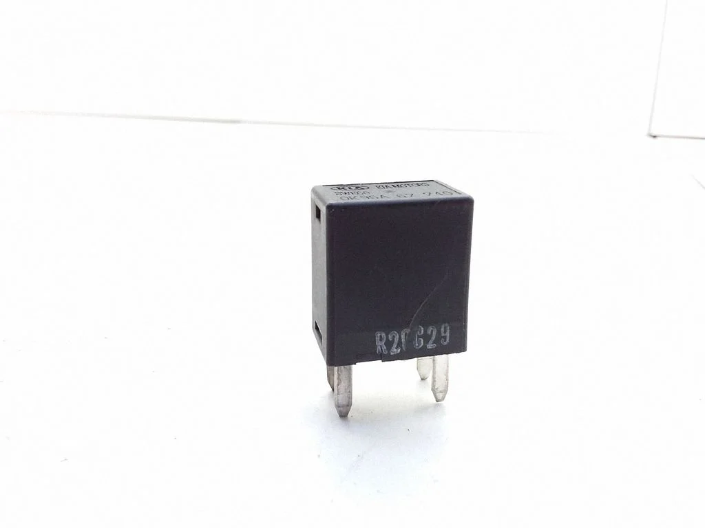 Avārijas gaismu relejs 0K95A67740