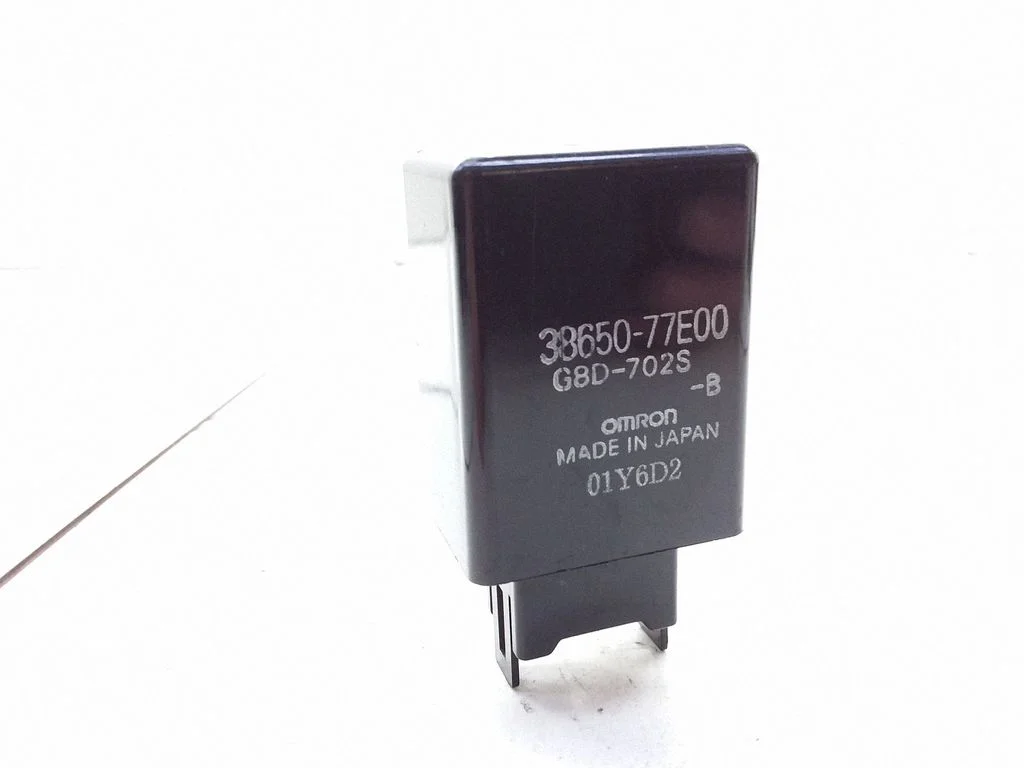 Avārijas gaismu relejs G8D702S