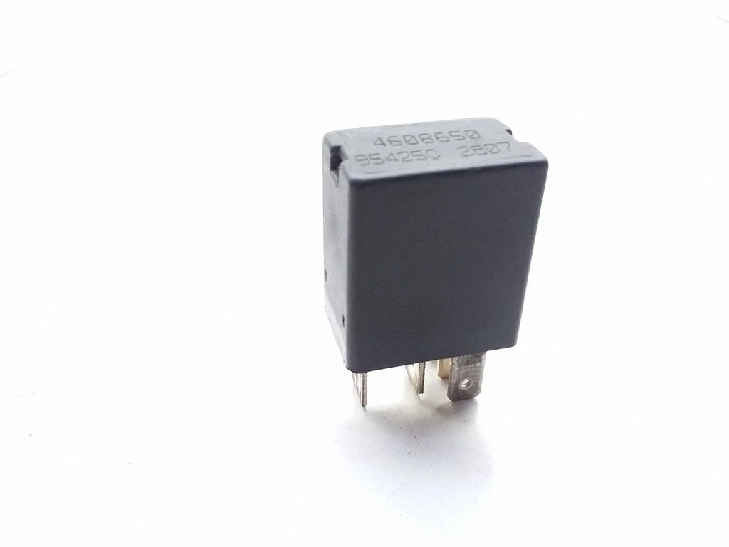 Hazard warning light relay 954250