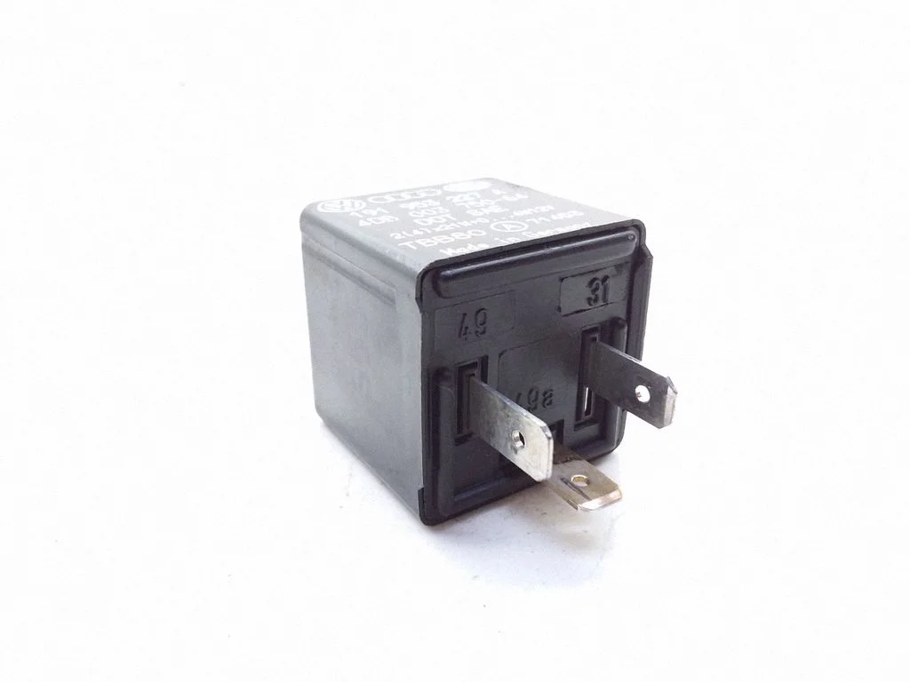 Hazard warning light relay 191953227A