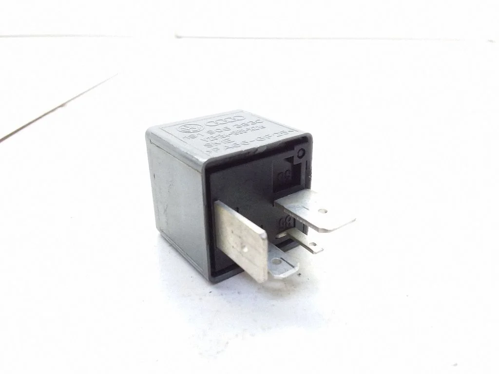 Hazard warning light relay 191906383C
