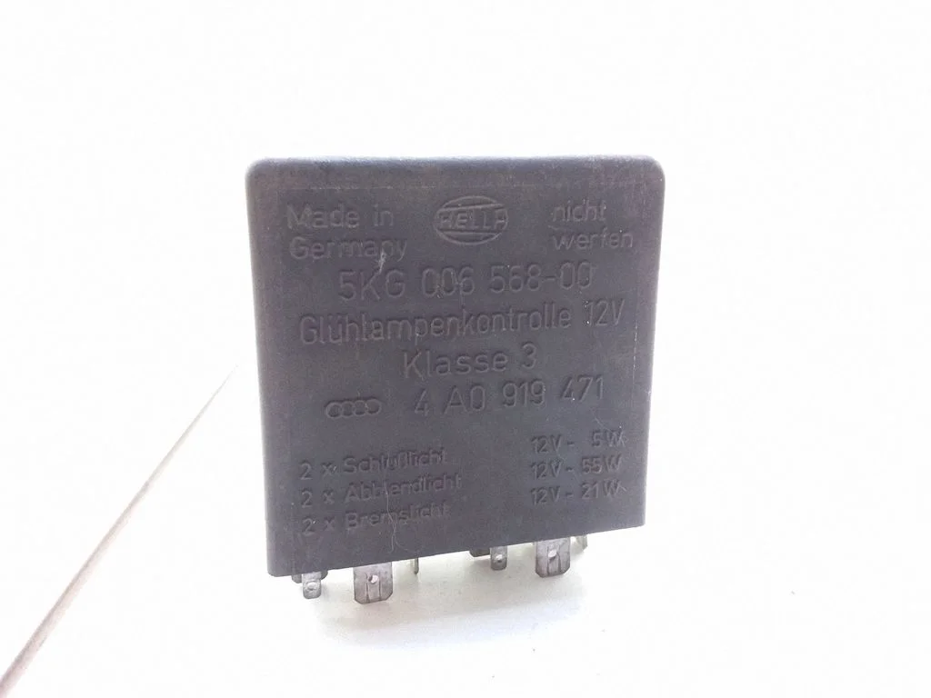 Hazard warning light relay – Audi A8 S8 D2 4D (1994-2002)