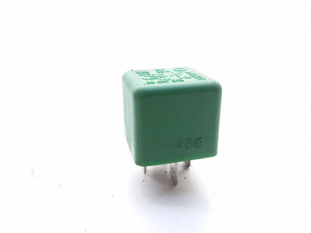 Hazard warning light relay – Opel Omega B1 (1994-1999)