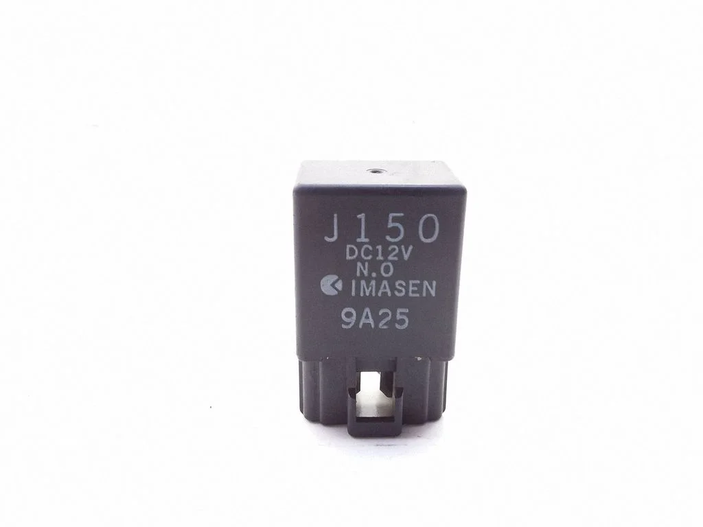 Hazard warning light relay – Mazda 626 (1998-2002)