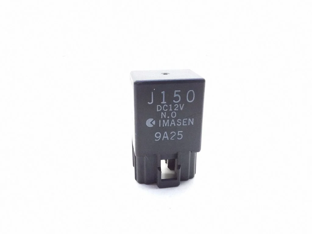 Hazard warning light relay – Mazda 626 (1998-2002)