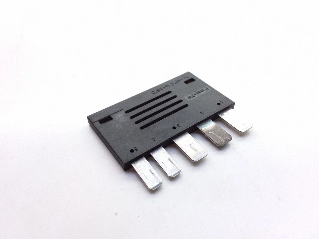 Hazard warning light relay – Volvo S80 (1999-2003)
