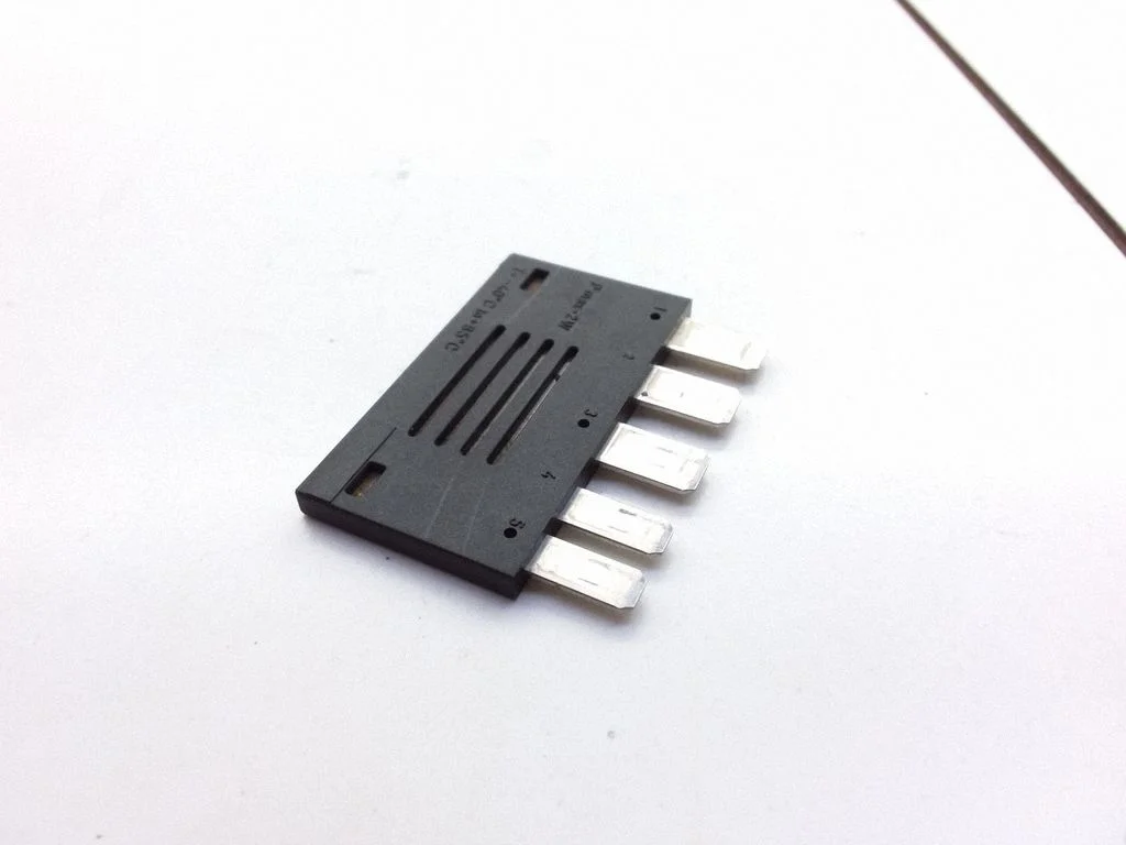 Hazard warning light relay – Volvo S80 (1999-2003)